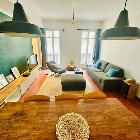 Cozy Nest For 6 In Downtown Apartman