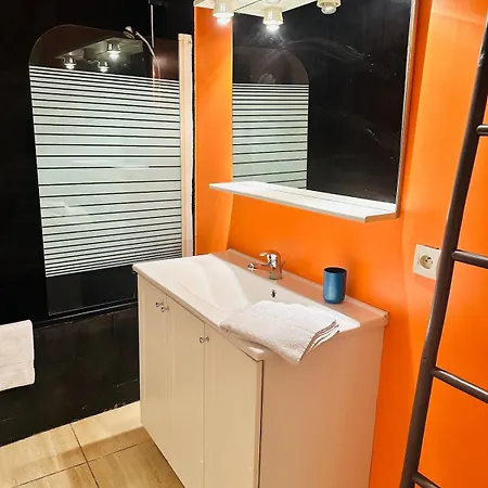 Cozy Nest For 6 In Downtown شقة بيربينيو