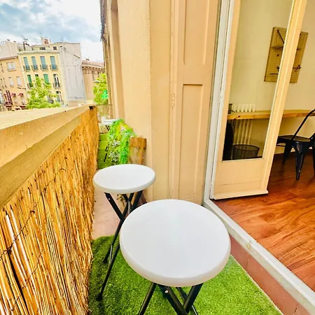 Cozy Nest For 6 In Downtown شقة