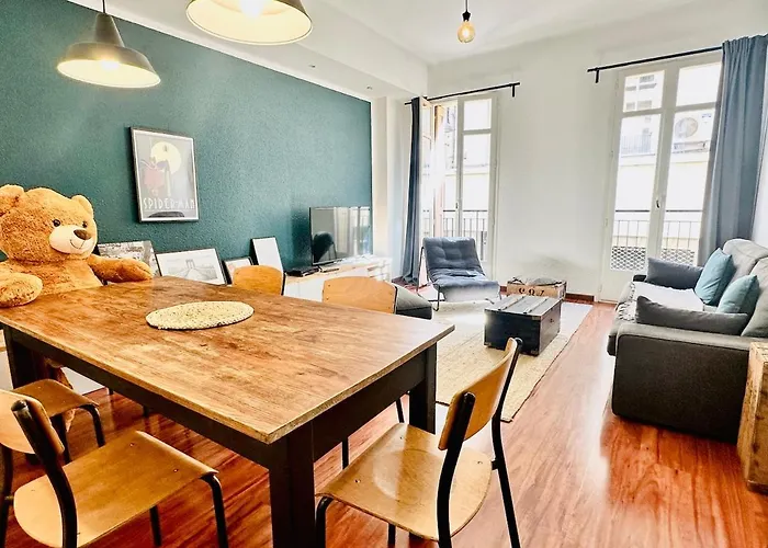 Cozy Nest For 6 In Downtown *