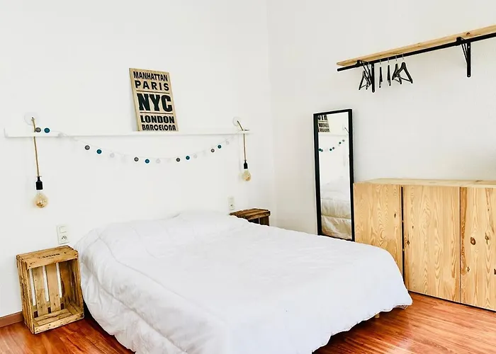 Apartman Cozy Nest For 6 In Downtown